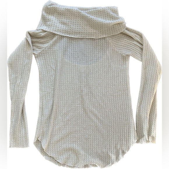Cha Sor Turtleneck Tan & Gold Metallic Speckled, Open Back Sweater - Picture 1 of 4